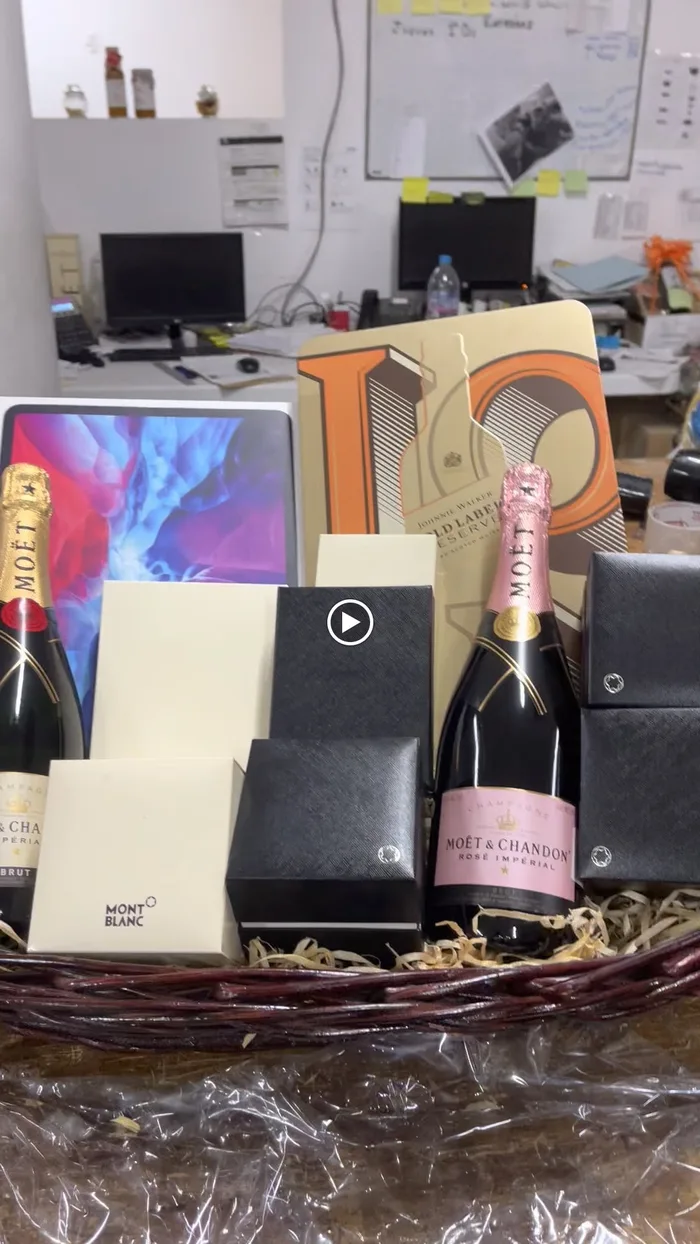 Contenido de arcones navideños cdmx: productos gourmet y bebidas
